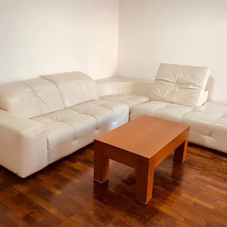 Downtown 2 Bedroom Ac Wifi Tirana