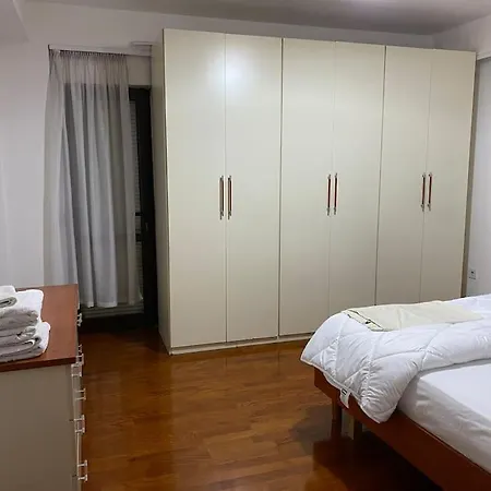 Downtown 2 Bedroom Ac Wifi Apartment